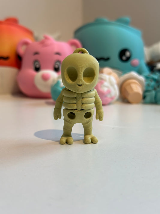 Tiny Alien Skeleton – Cute Spooky Collectible 👽💀